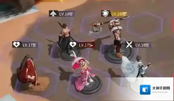 高能手办团摆放