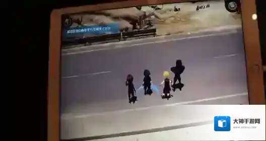 最终幻想15口袋版视角怎么切换 摄像头视角能改变吗